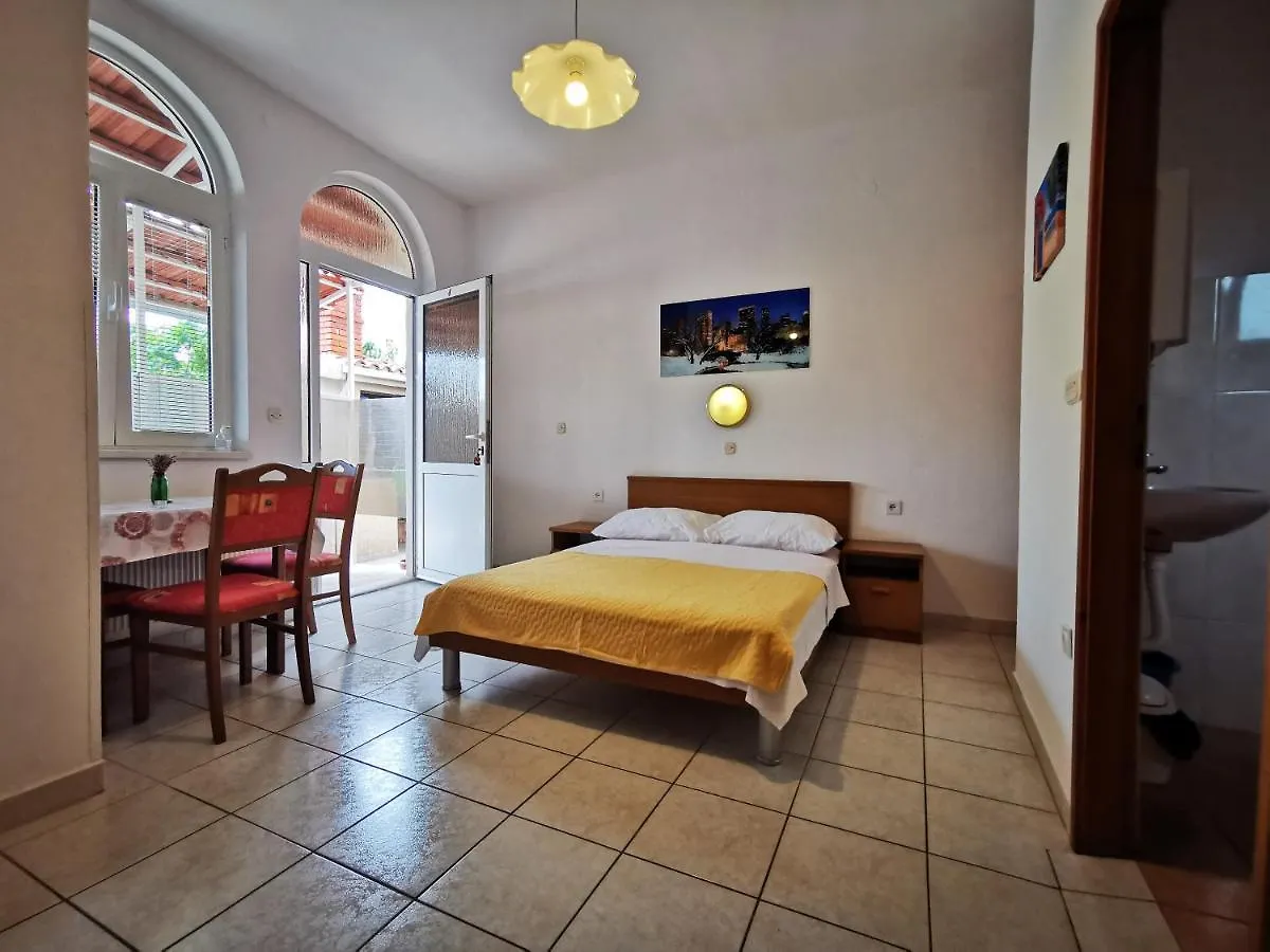 Villa Nancy Biograd Na Moru Apartment