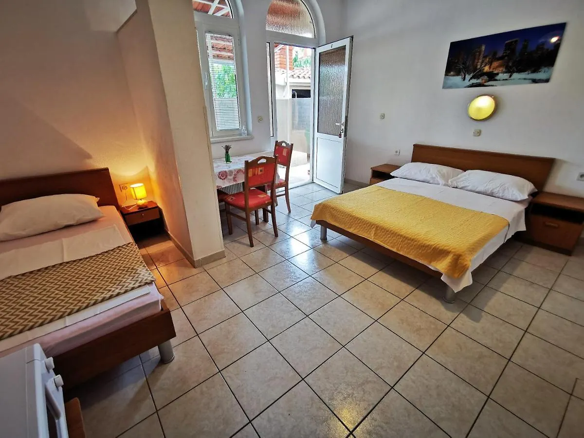 Villa Nancy Biograd Na Moru Apartment